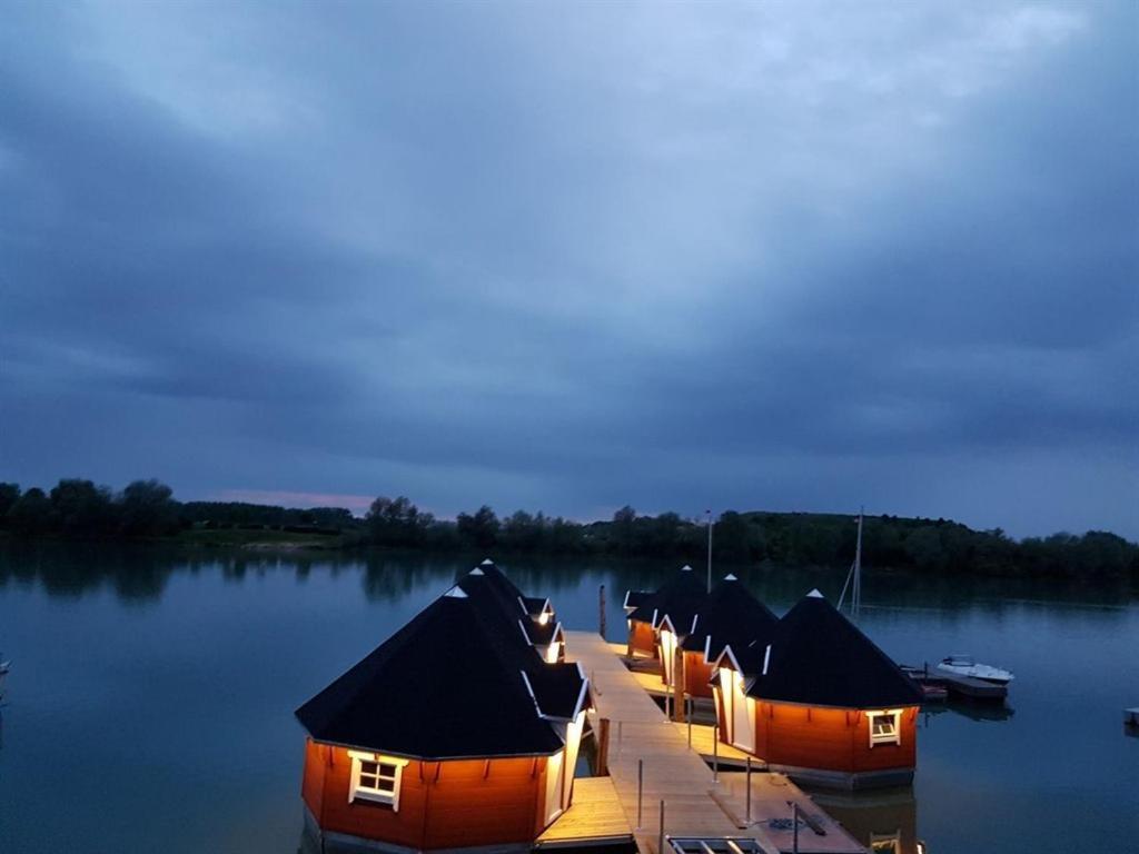 Maritime Freizeit Camp "Mfc" Erfurter Seen Exteriér fotografie